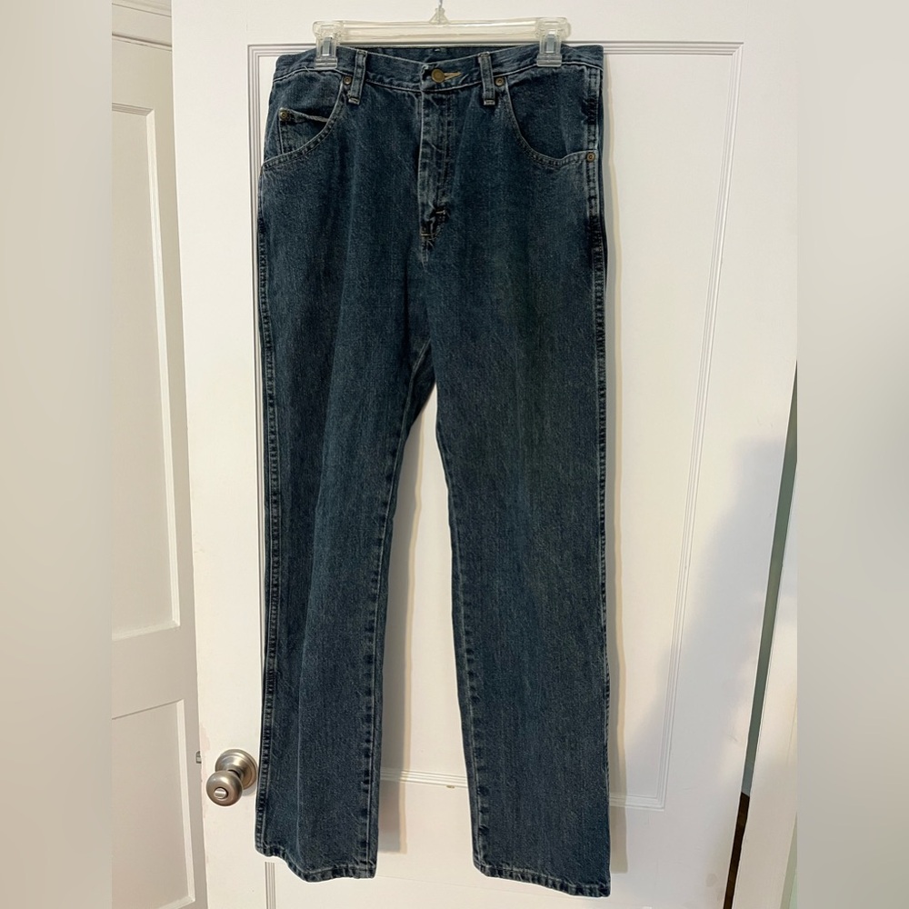 Wrangler Blue Jeans Size 33 x 32 - Picture 6 of 12